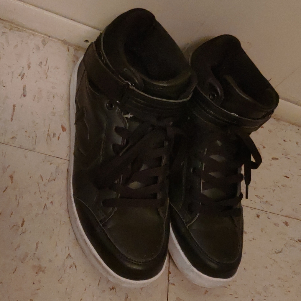 Shoes - Picture 3 of 3